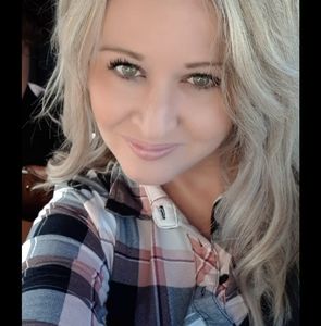 Meet your Posher, Melanie